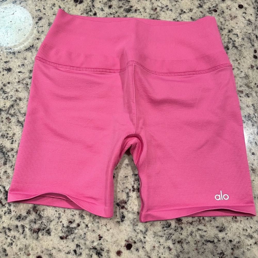 ALO Seamless Ribbed Favorite Short - Picture 8 of 11